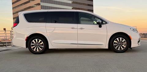 Chrysler Pacifica 2023