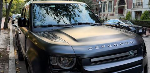Land Rover Defender 2024