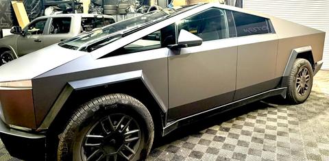 Tesla Cybertruck 2025
