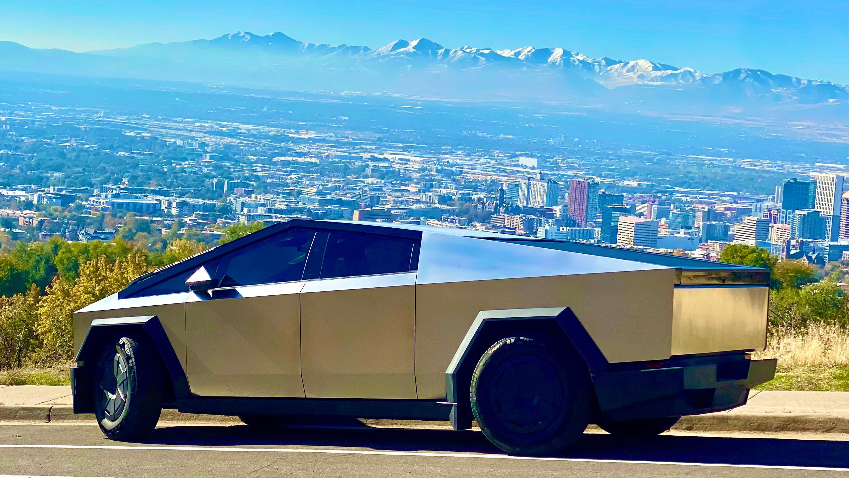 Tesla Cybertruck 2024 in Salt Lake City, UT