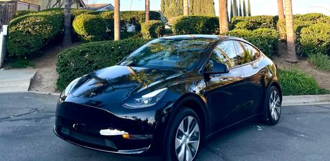 Tesla Model Y 2024