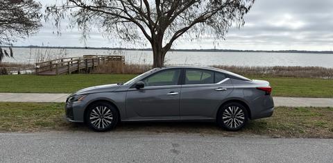Nissan Altima 2025