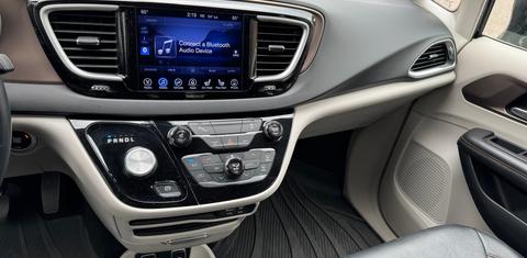 Chrysler Pacifica 2017
