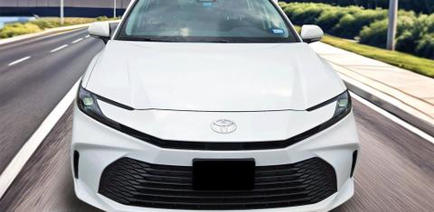 Toyota Camry Hybrid 2025