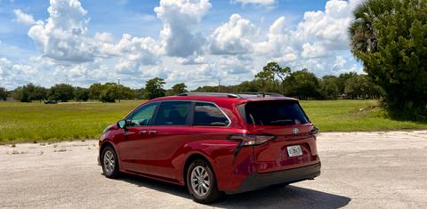 Toyota Sienna 2023