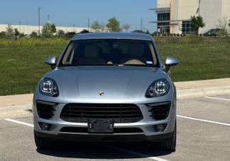 Porsche Macan car