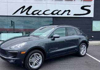 Porsche Macan car