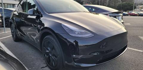 Tesla Model Y 2025