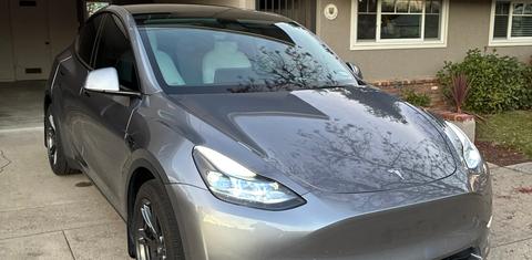 Tesla Model Y 2024