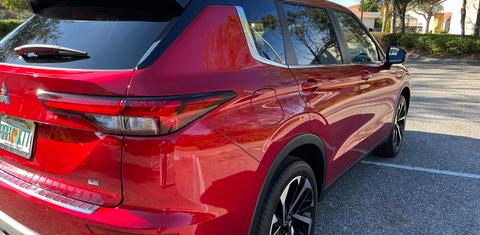 Mitsubishi Outlander 2024