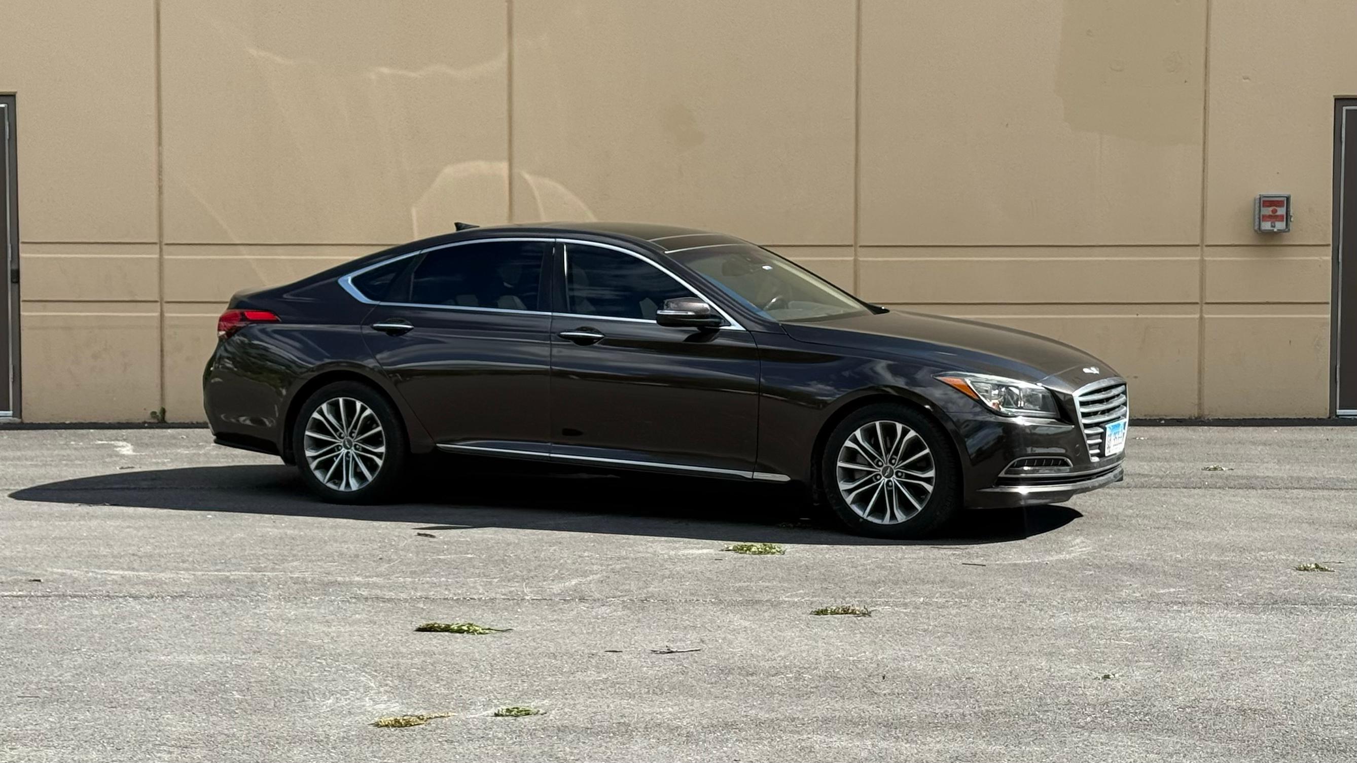Hyundai Genesis 2015 in Oak Lawn, IL