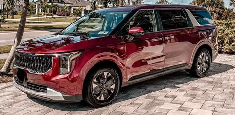 Kia Carnival Hybrid 2025