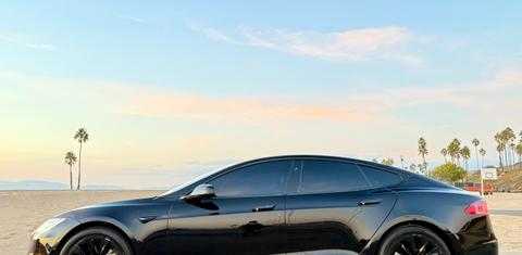 Tesla Model S 2020