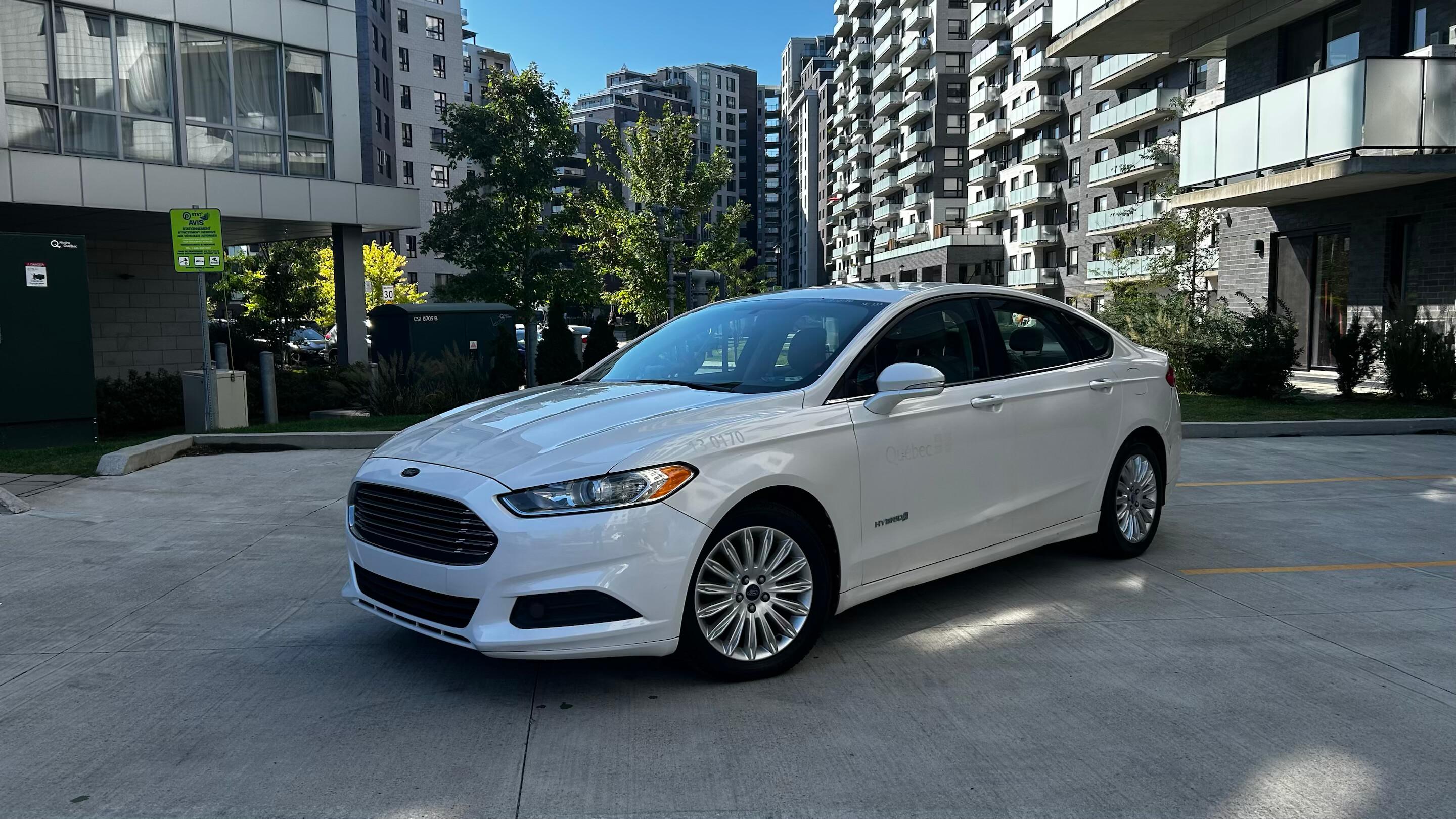 Ford Fusion Hybrid 2013 à 