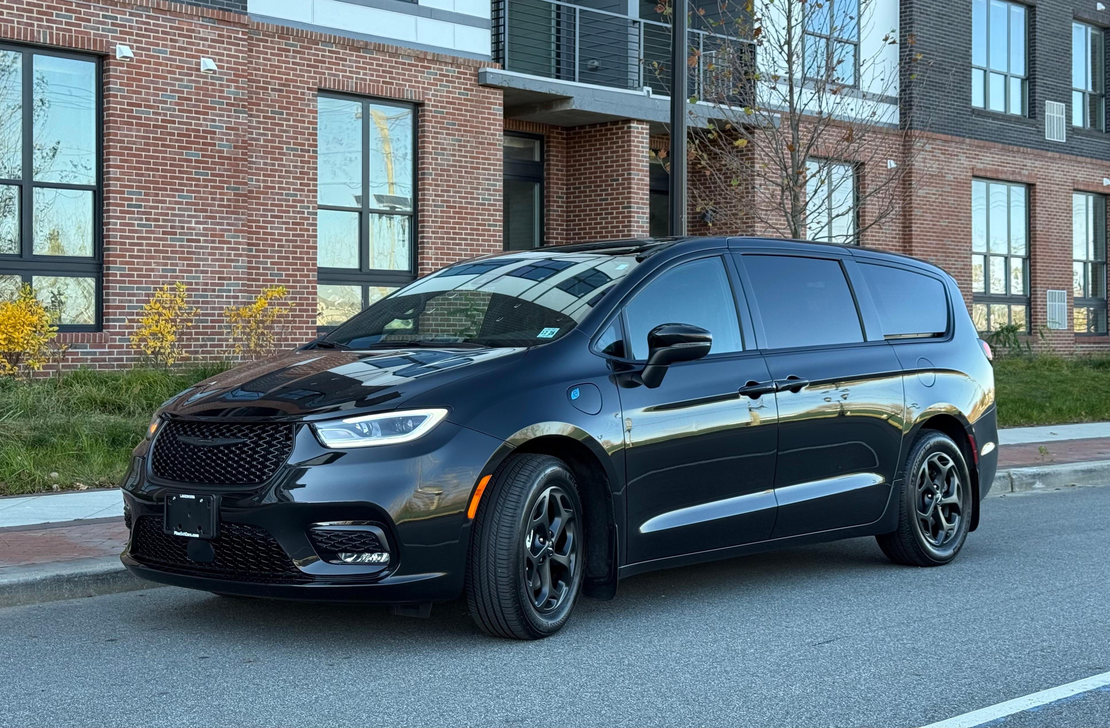 Chrysler Pacifica 2023 in Bayonne, NJ