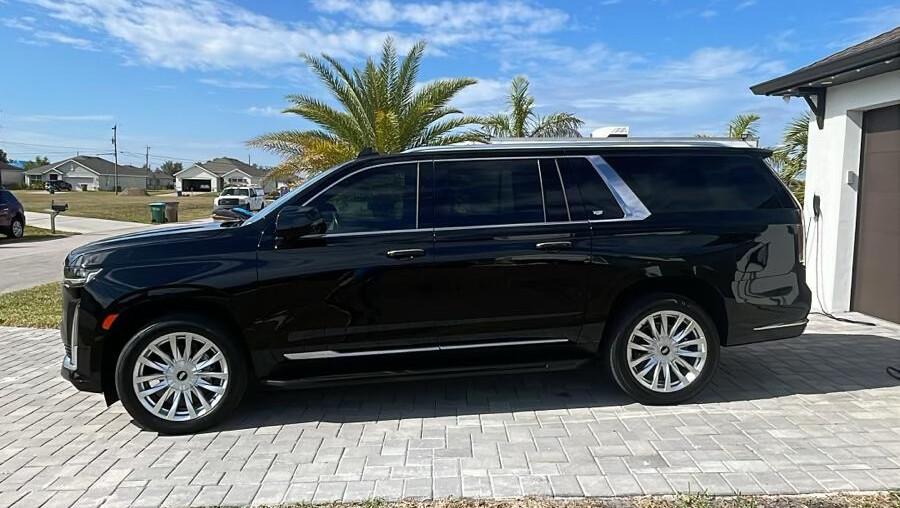 Cadillac Escalade ESV 2023 in 