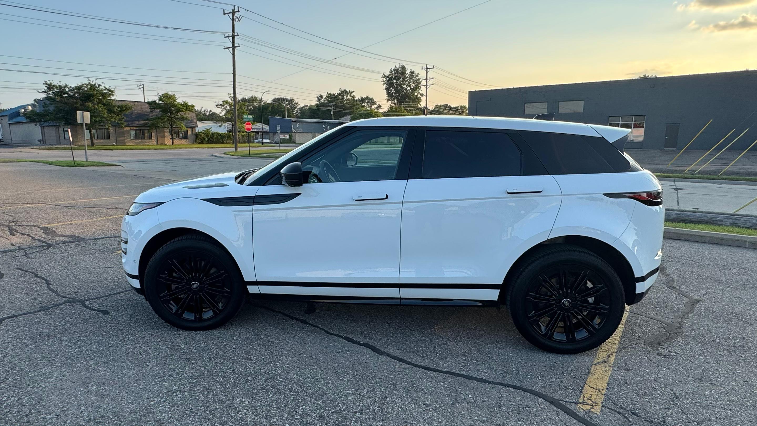 Land Rover Range Rover Evoque 2024 in Romulus, MI