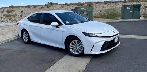 Toyota Camry Hybrid 2026