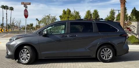 Toyota Sienna 2025