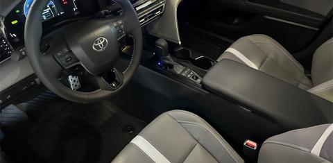 Toyota Camry Hybrid 2025