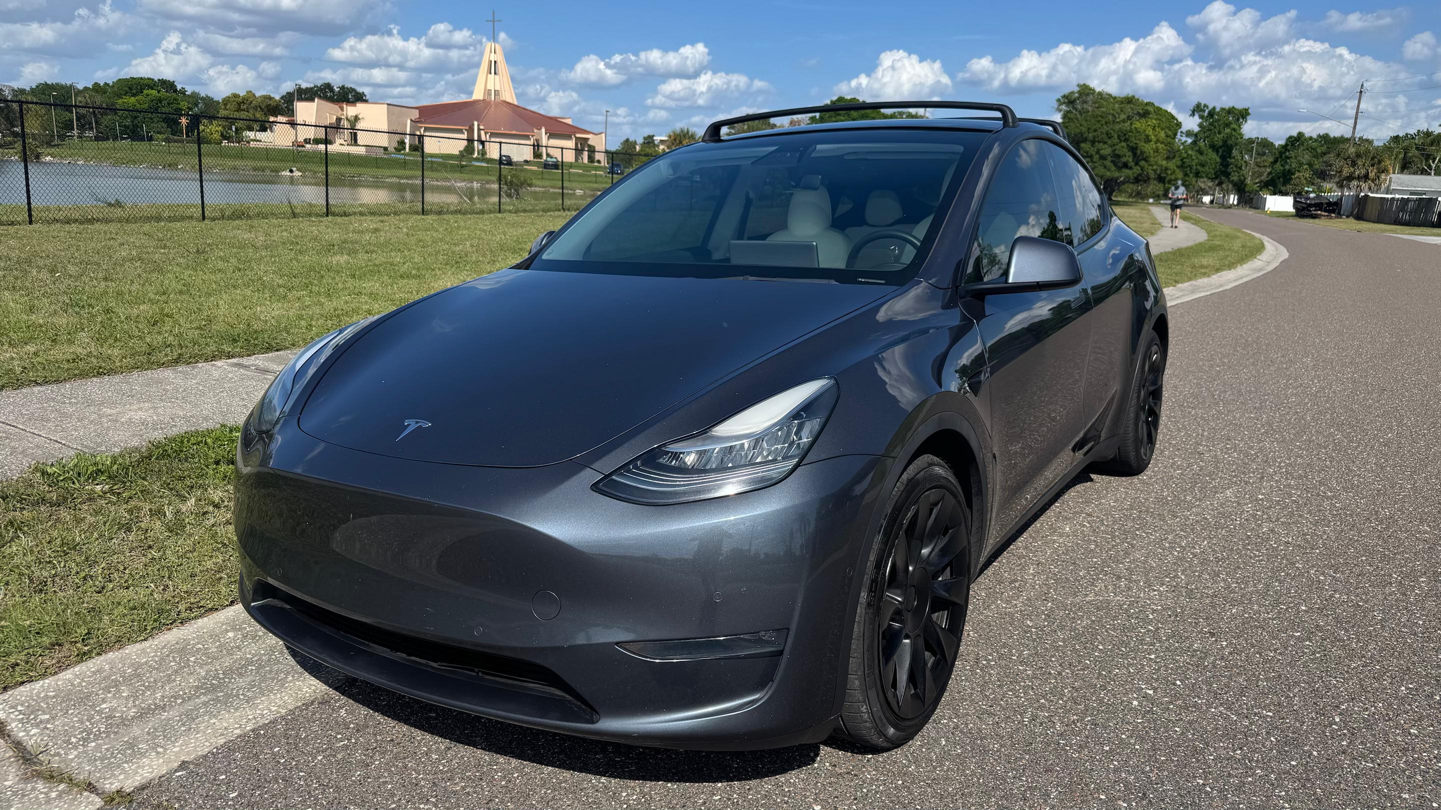 Tesla Model Y 2021 in Tampa, FL
