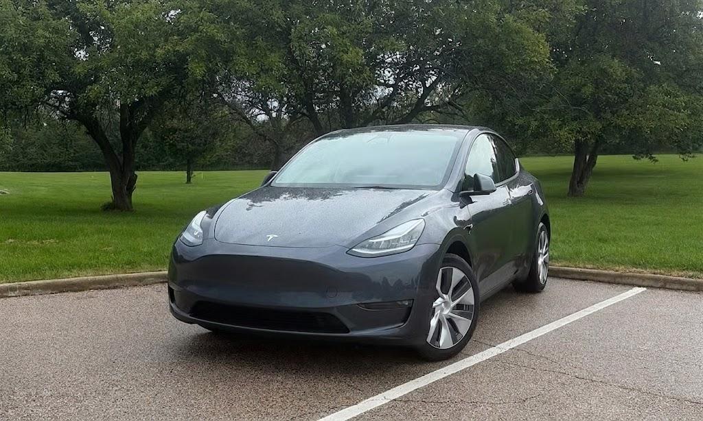 Tesla Model Y 2022 in Schaumburg, IL