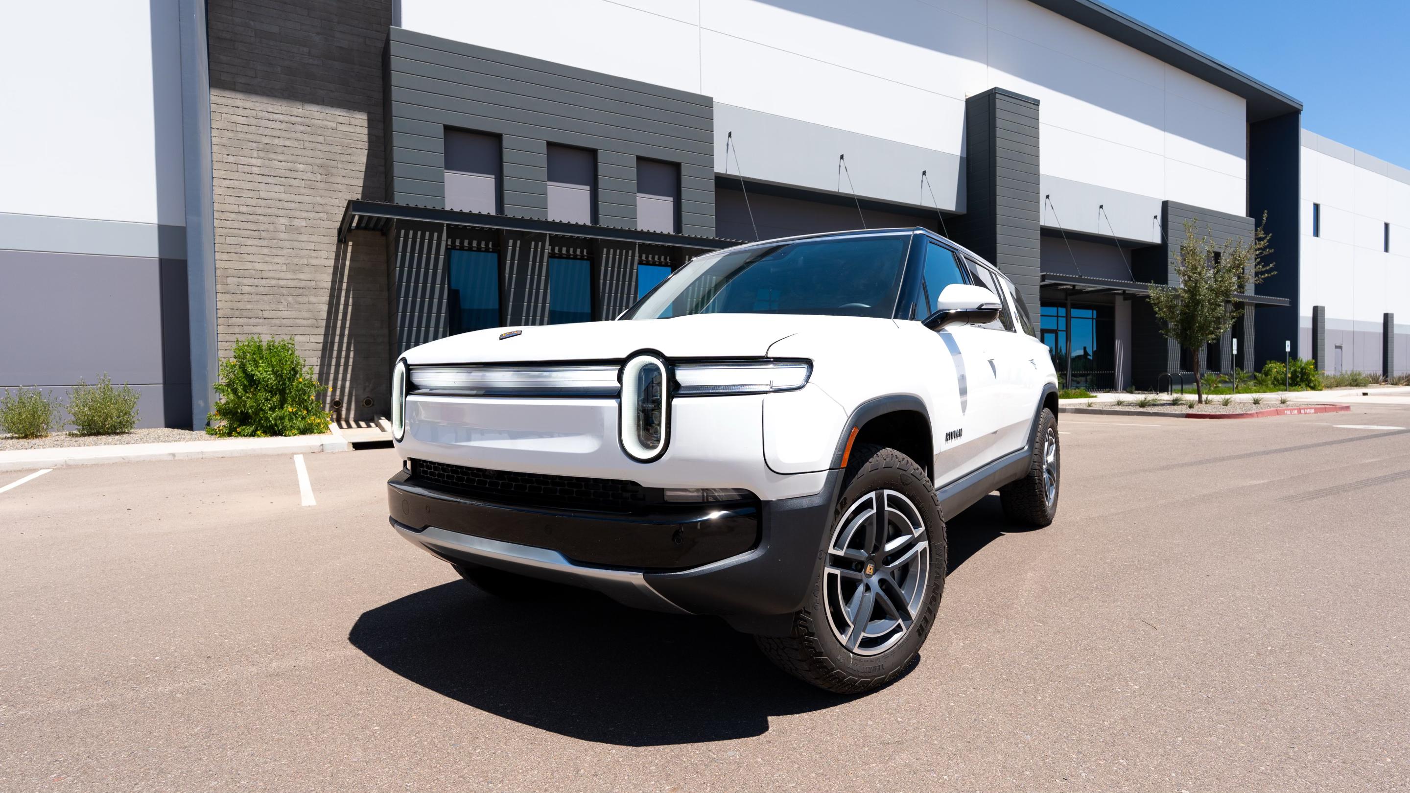 Rivian R1S 2025 in Phoenix, AZ