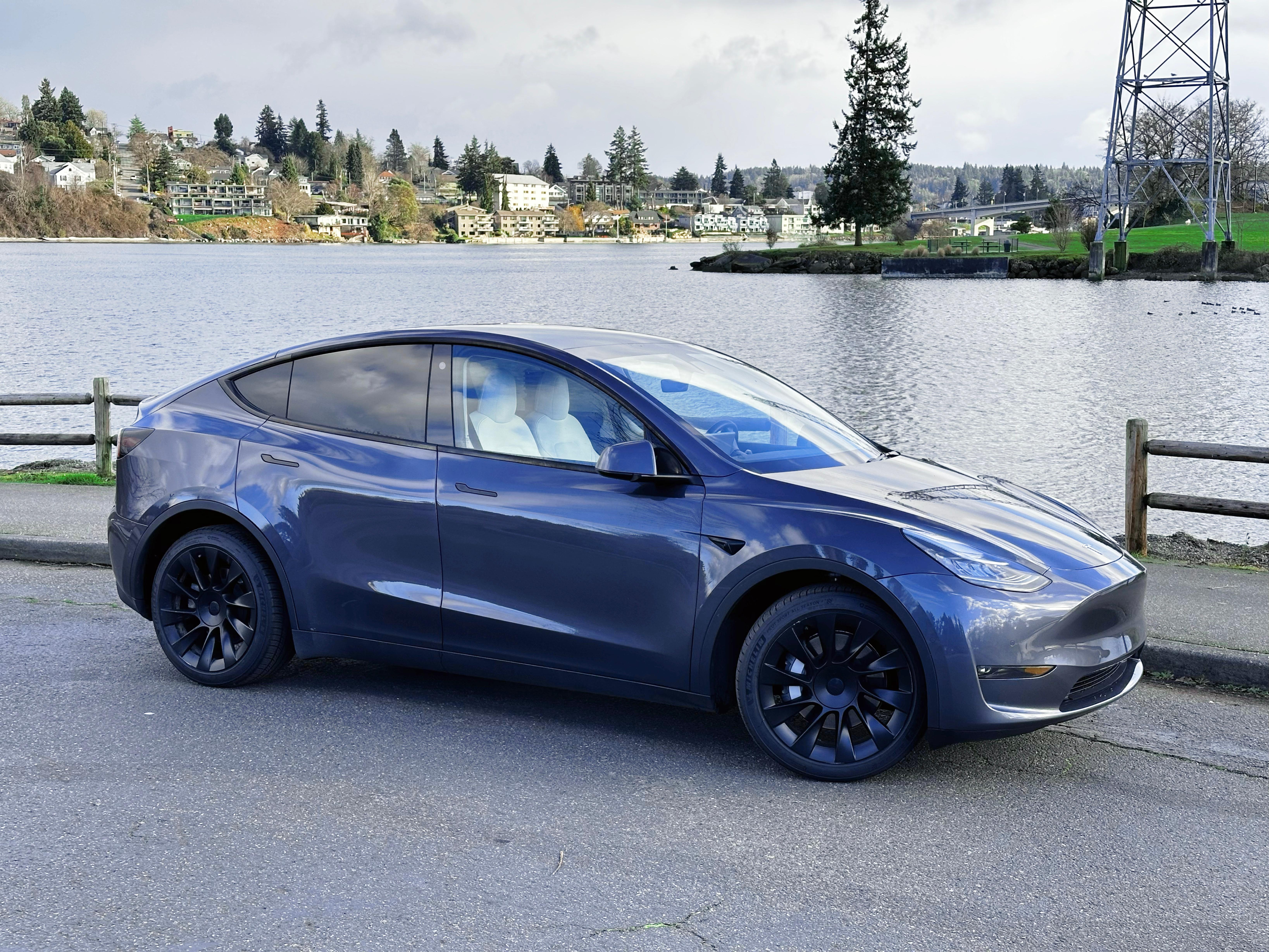 Tesla Model Y 2021 in Bremerton, WA