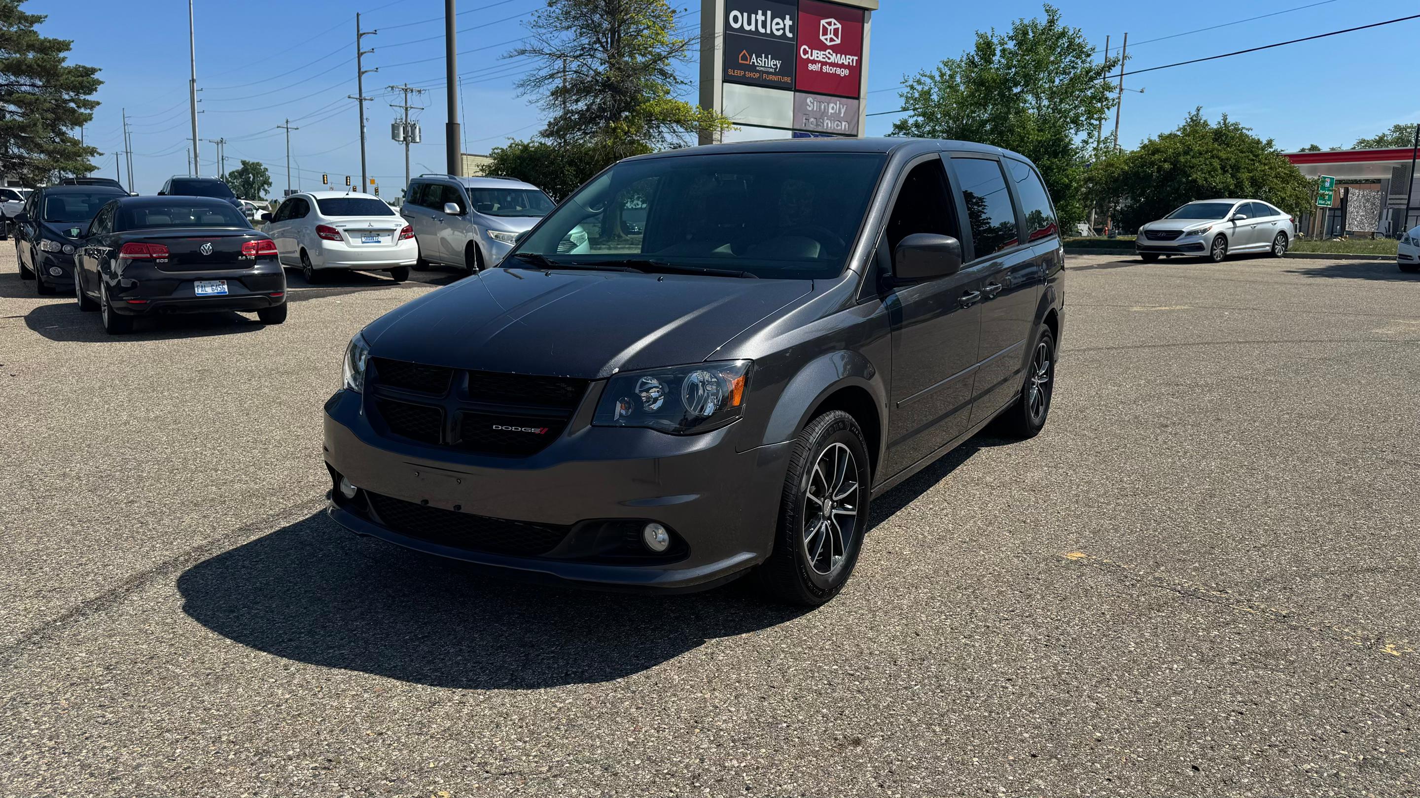 Dodge Grand Caravan 2016 in Flint, MI