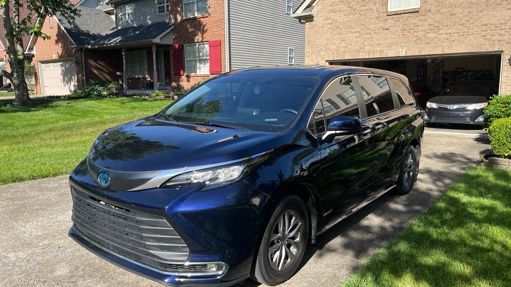 Toyota Sienna 2021 in Lexington, KY