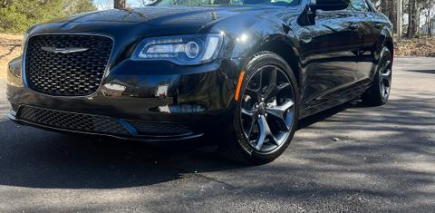Chrysler 300 2022