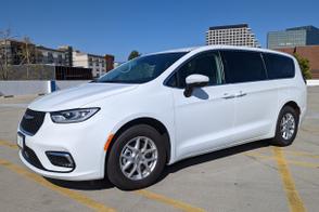 Chrysler Pacifica car