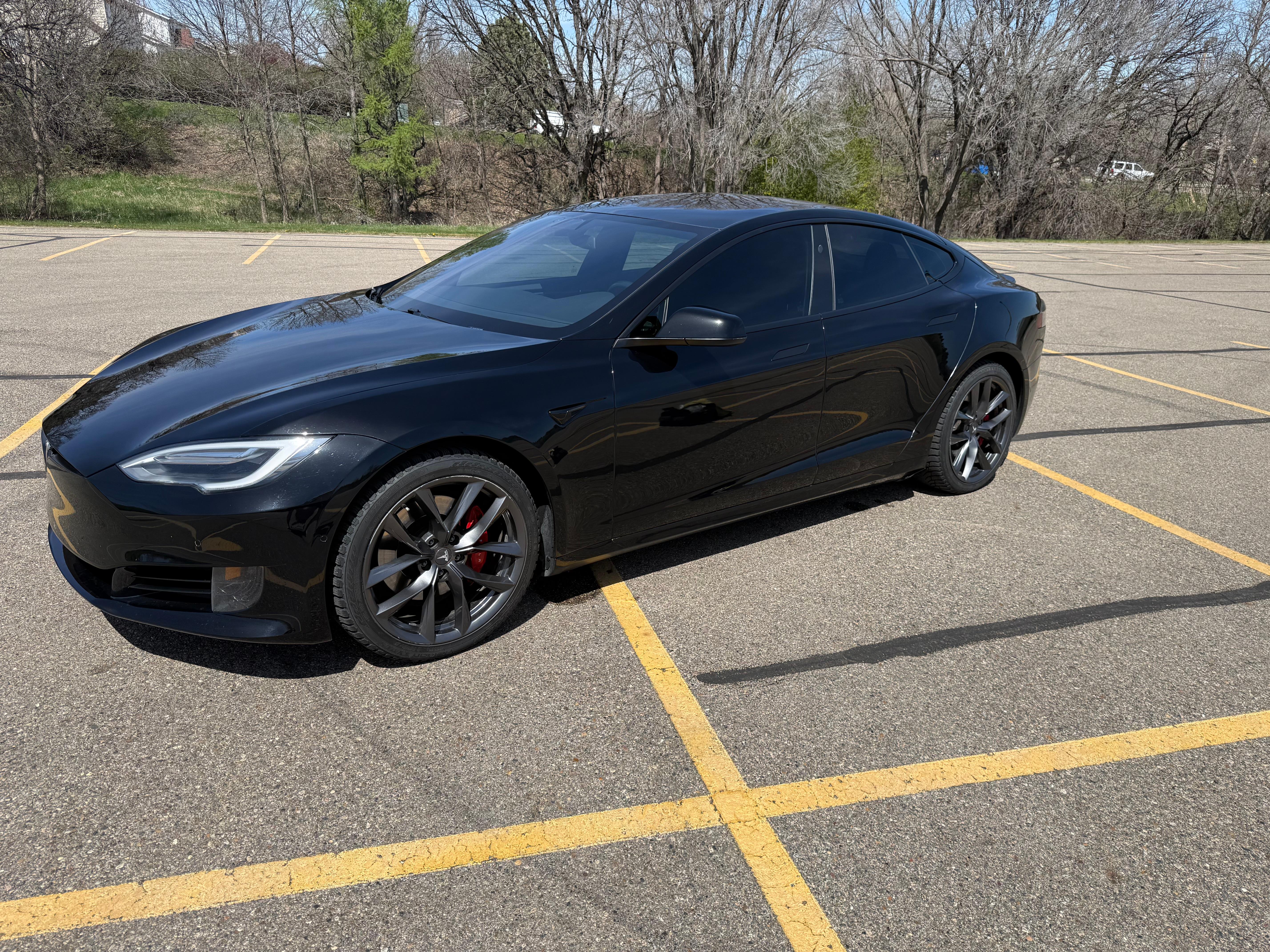 Tesla Model S 2017 in Bismarck, ND