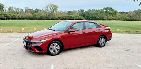 Hyundai Elantra 2024