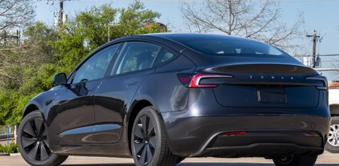 Tesla Model 3 2024