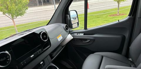 Mercedes-Benz Sprinter 2024