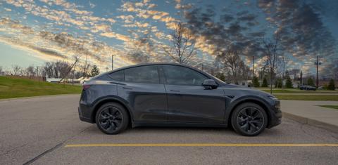Tesla Model Y 2026