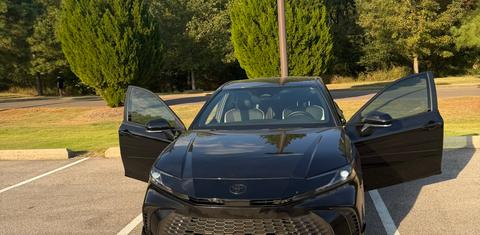 Toyota Camry Hybrid 2026