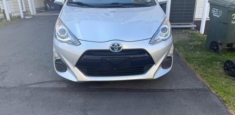 Toyota Prius c 2016