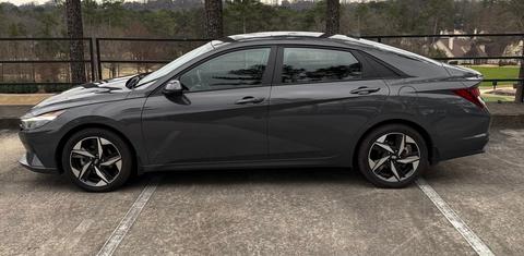 Hyundai Elantra 2023