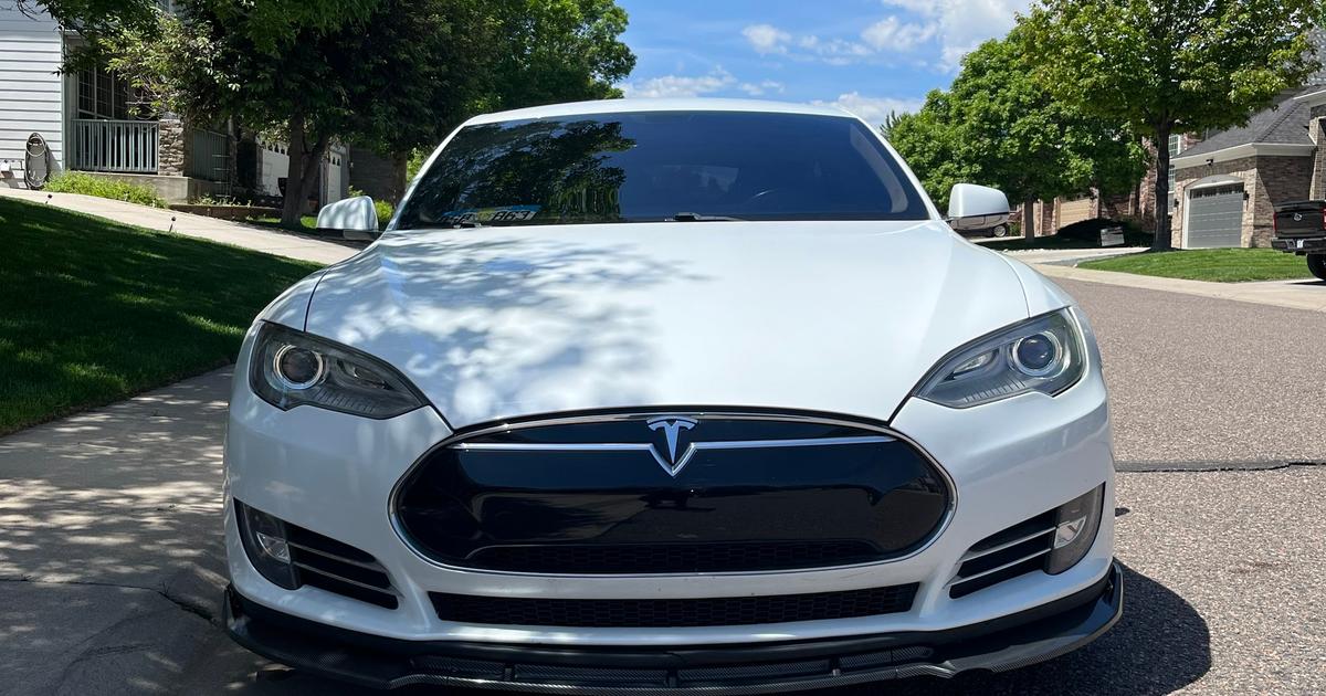 Tesla Model S 2014 rental in Thornton, CO by Phuc L. Turo