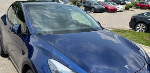 Tesla Model Y 2024