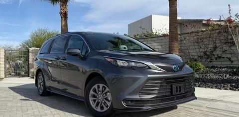 Toyota Sienna 2025