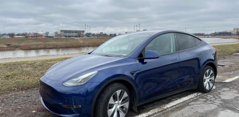 Tesla Model Y 2023