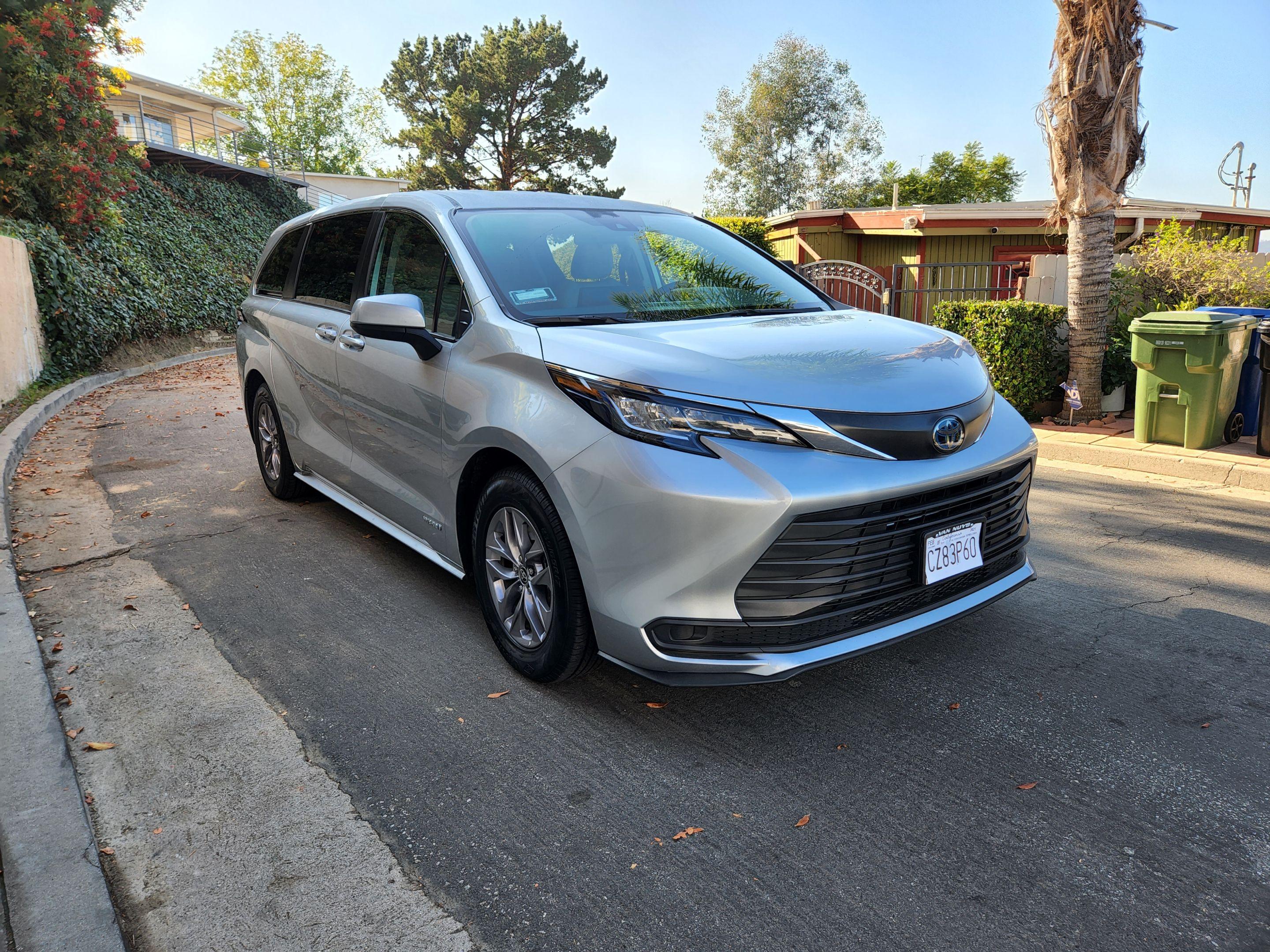 Toyota Sienna 2021 in Los Angeles, CA
