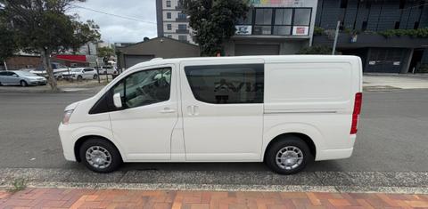 Toyota HIACE 2021