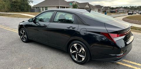 Hyundai Elantra 2023