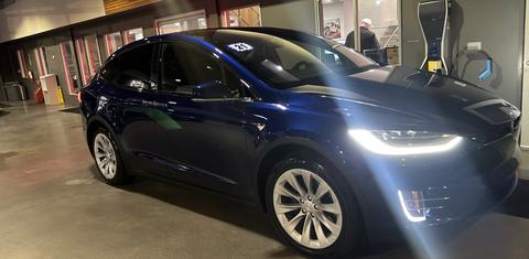 Tesla Model X 2021