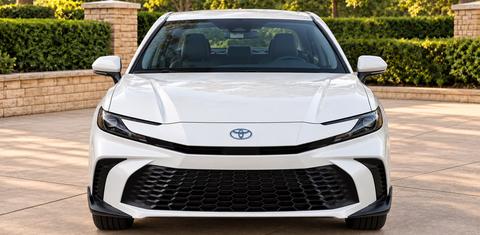Toyota Camry Hybrid 2026