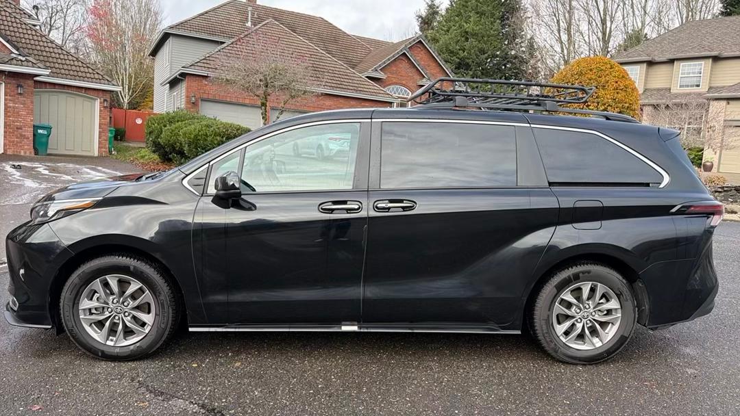 Toyota Sienna 2024 in Clackamas, OR